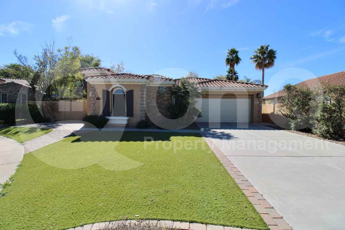 2451 E Honeysuckle Pl