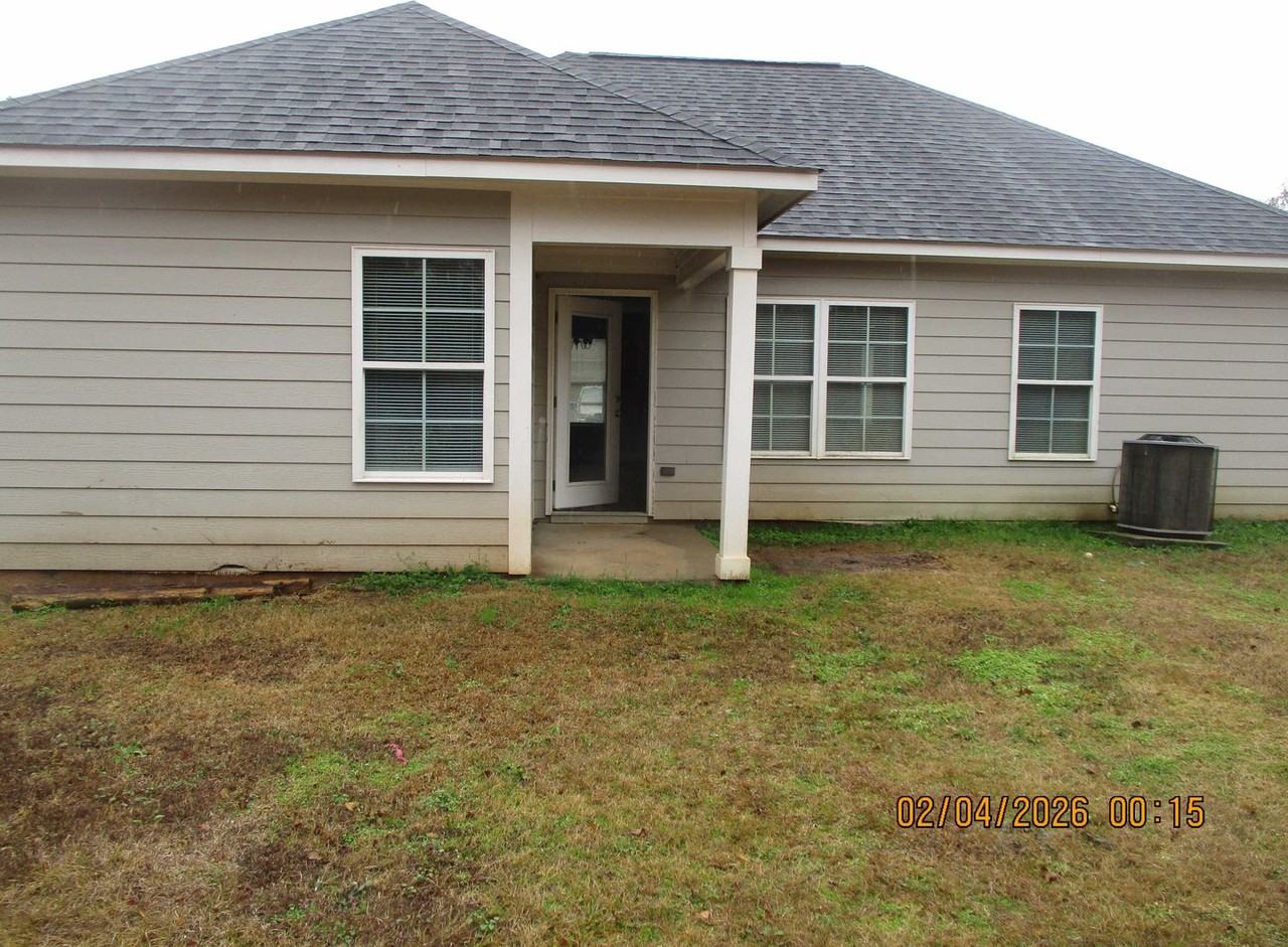 114 Twelve Oaks Ct - Photo 2 of 7