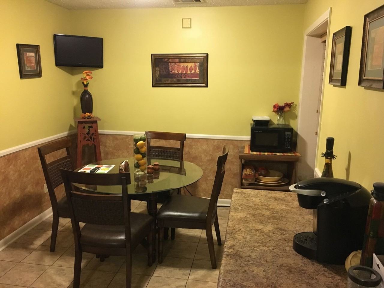 205 Dogwood Dr - Photo 2 of 38