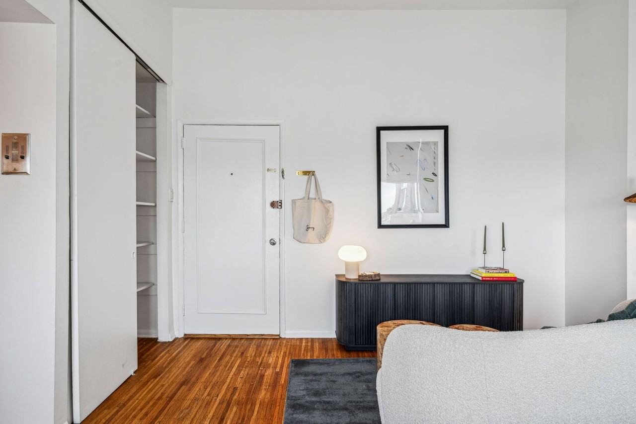 Way Rittenhouse - Photo 2 of 18