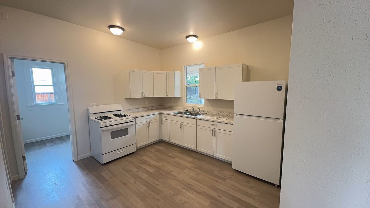 6928-1t - 329-339 S Grape - Photo 6 of 30