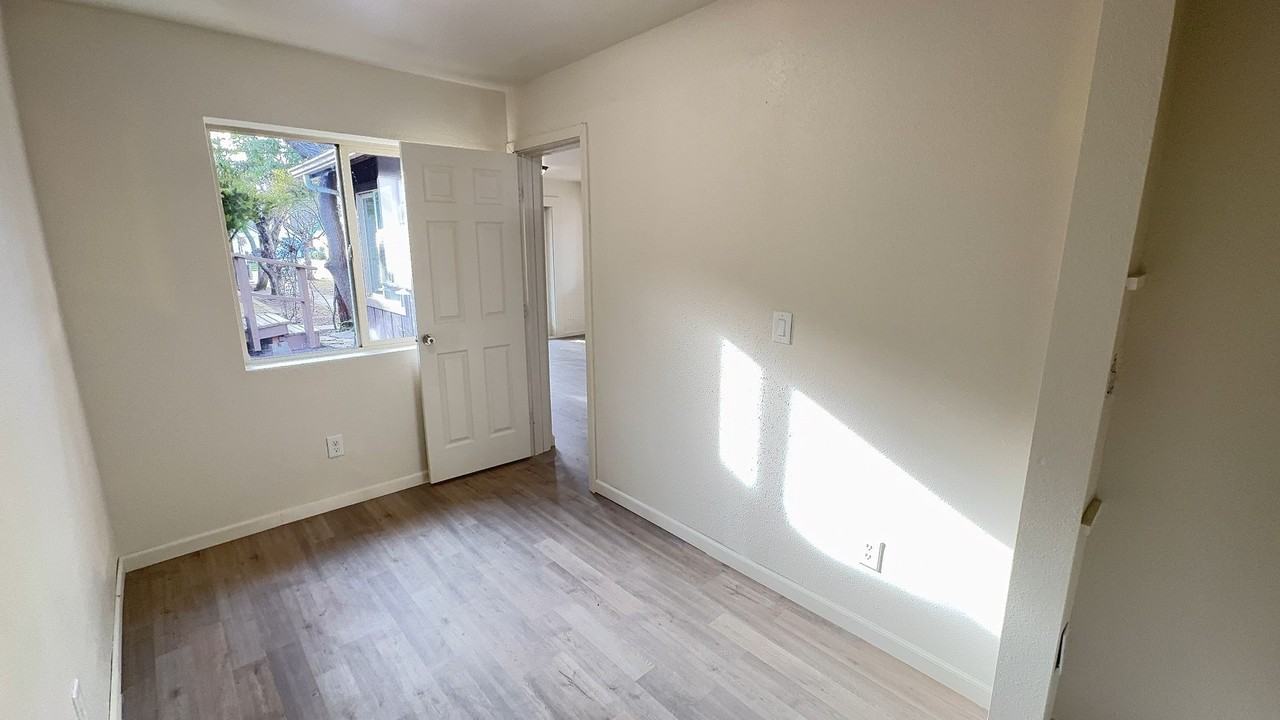 6928-1t - 329-339 S Grape - Photo 7 of 12