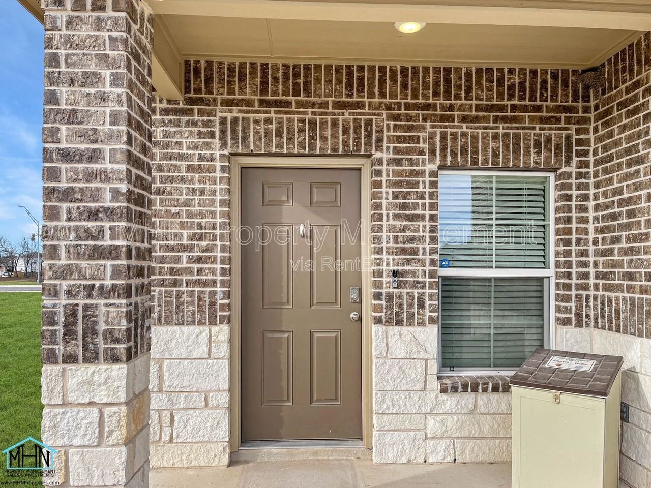 4051 Basil Mdw - Photo 3 of 31