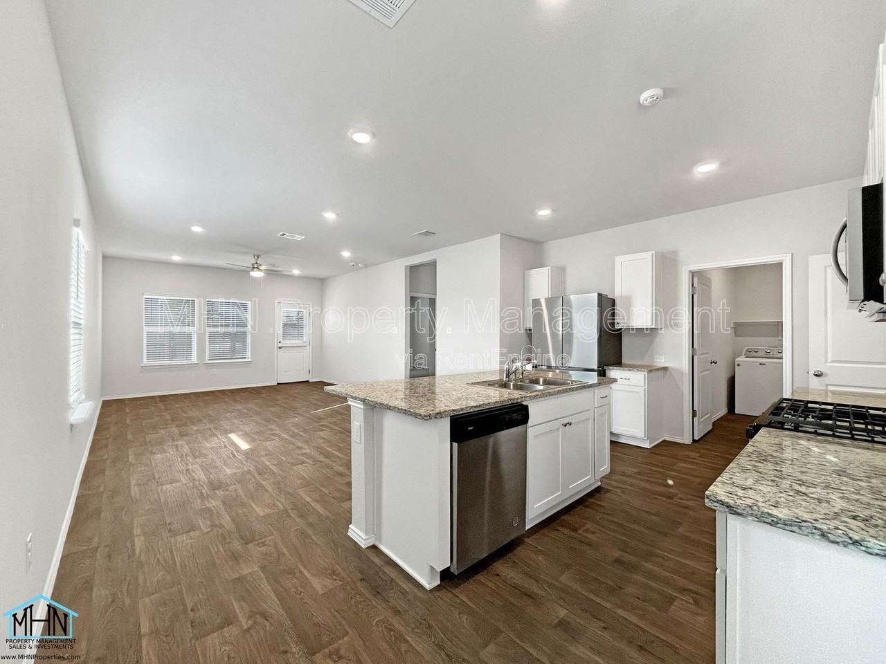 4051 Basil Mdw - Photo 4 of 31