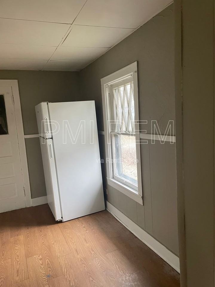 516 Wildwood Ave - Photo 7 of 14