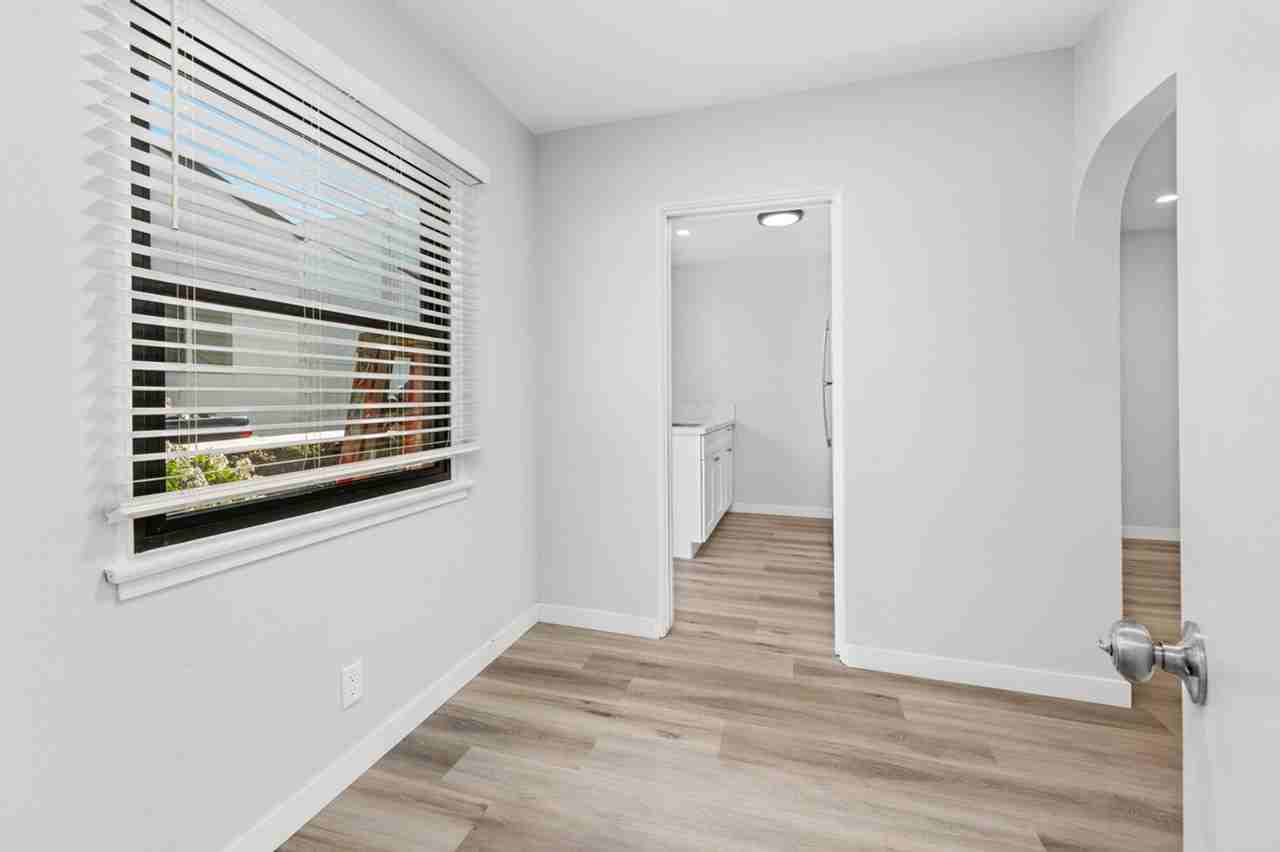 1827 University Ave - Photo 5 of 11