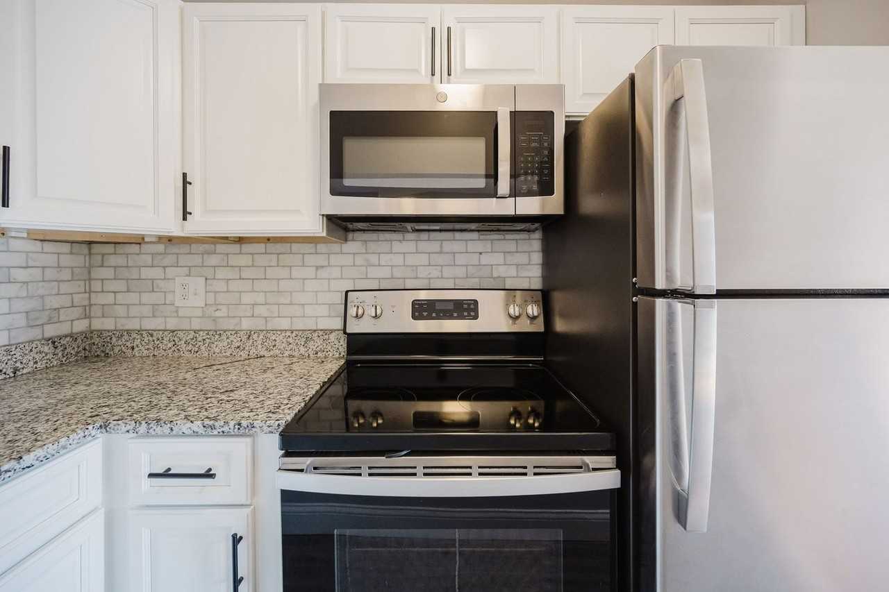 6300 Montgomery Rd #7 - Photo 5 of 9