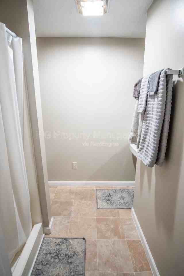 707 W Race St #1 - Photo 7 of 11