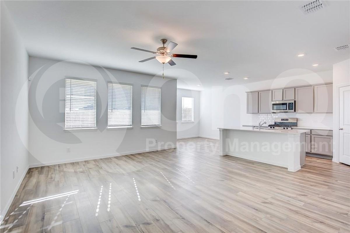 1513 Fallingwater Trl - Photo 2 of 21