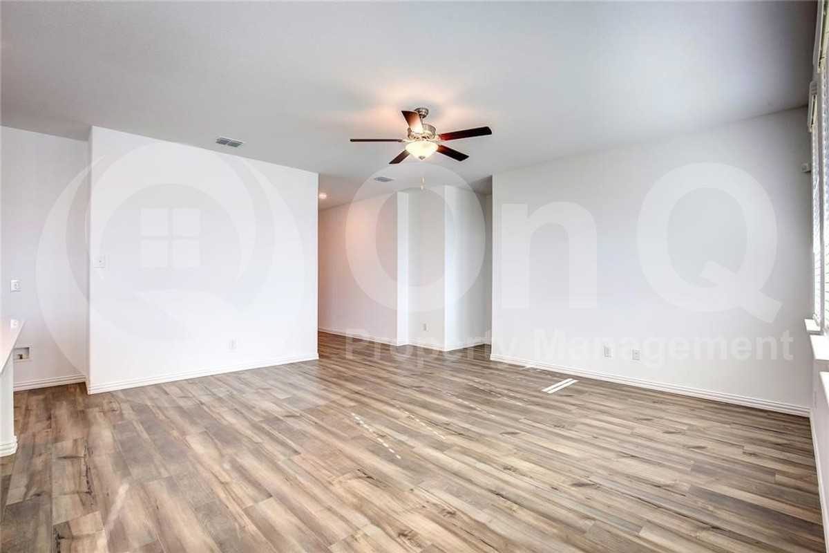 1513 Fallingwater Trl - Photo 5 of 21