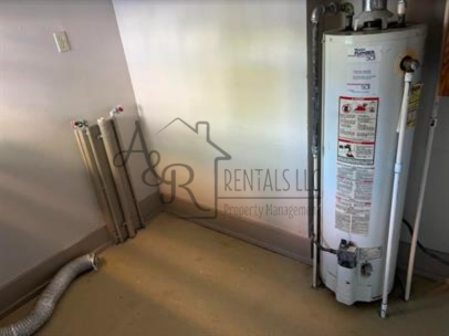 503 W 1st St #1 - Photo 6 of 10