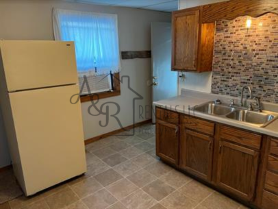 503 W 1st St #1 - Photo 3 of 10