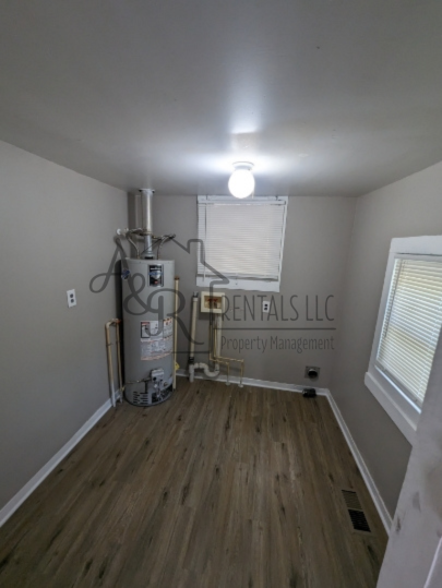 207 E Park St - Photo 3 of 19