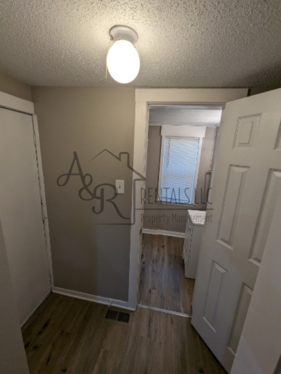 207 E Park St - Photo 2 of 19