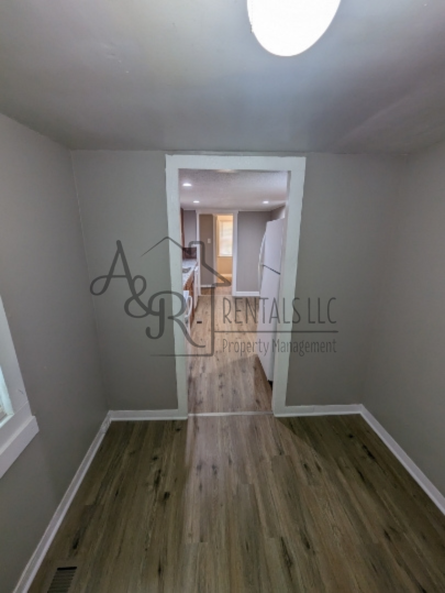 207 E Park St - Photo 7 of 19