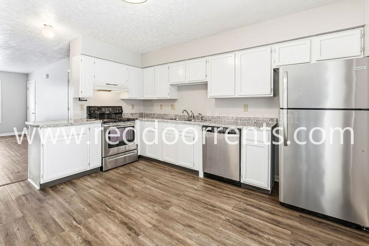 231 Lark Dr #2 - Photo 6 of 29