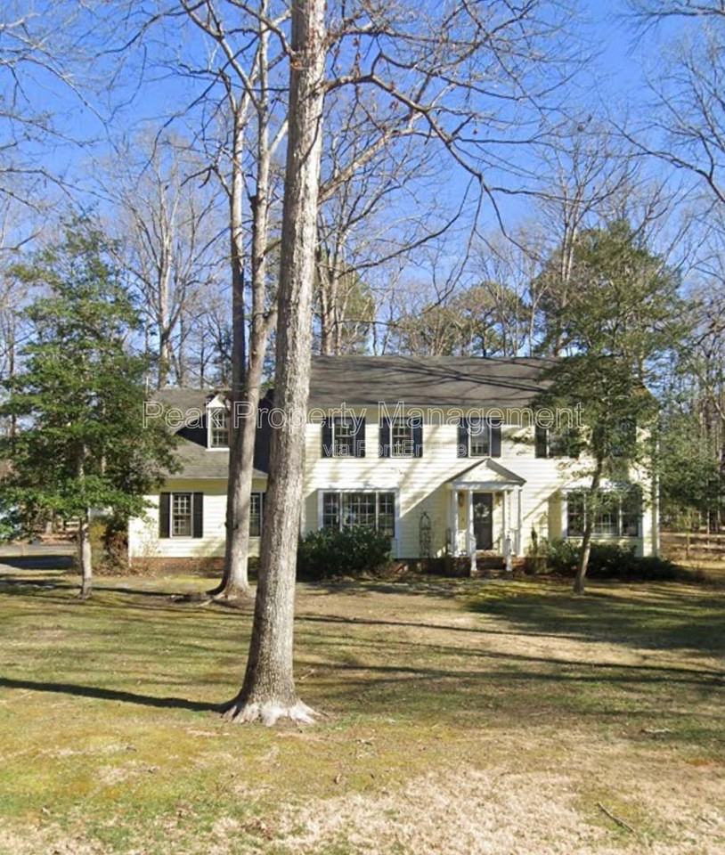 3011 Fincastle Ct - Photo 2 of 6