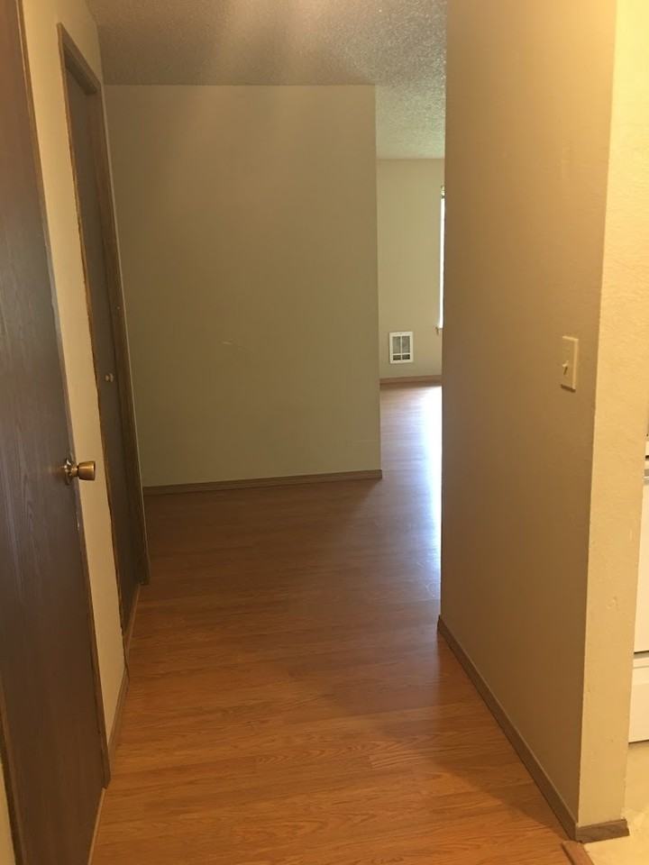 685 Sw Coral St - Photo 5 of 17