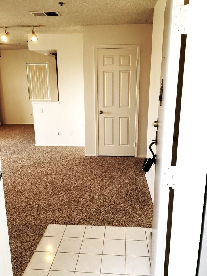 287 Mangano Cir - Photo 3 of 9