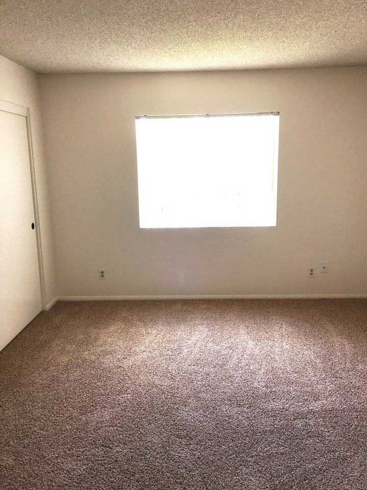 287 Mangano Cir - Photo 4 of 9