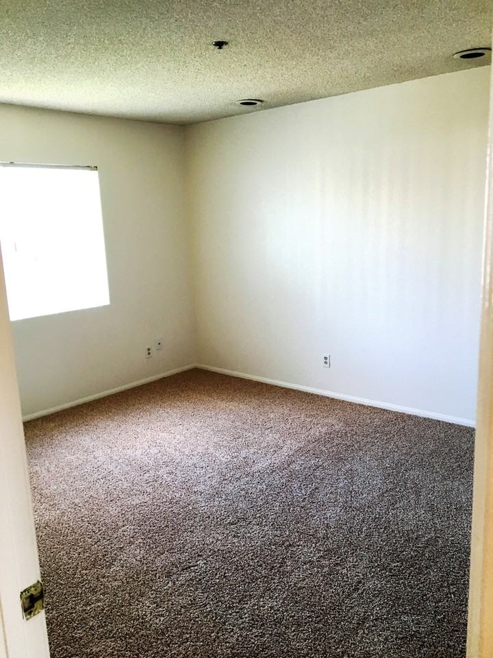 287 Mangano Cir - Photo 5 of 9