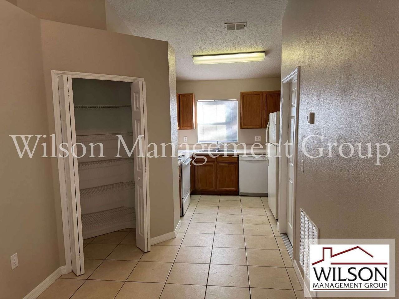 1604 Sage Creek Ct - Photo 7 of 28