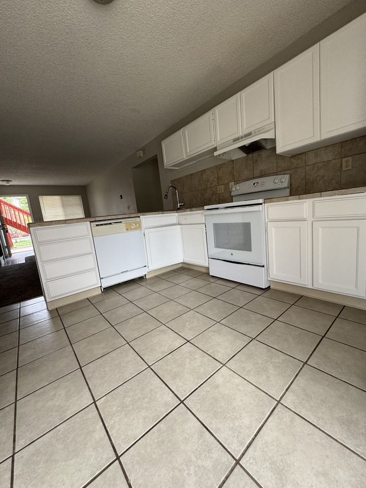 1169 Mazatlan Cir #A - Photo 6 of 11