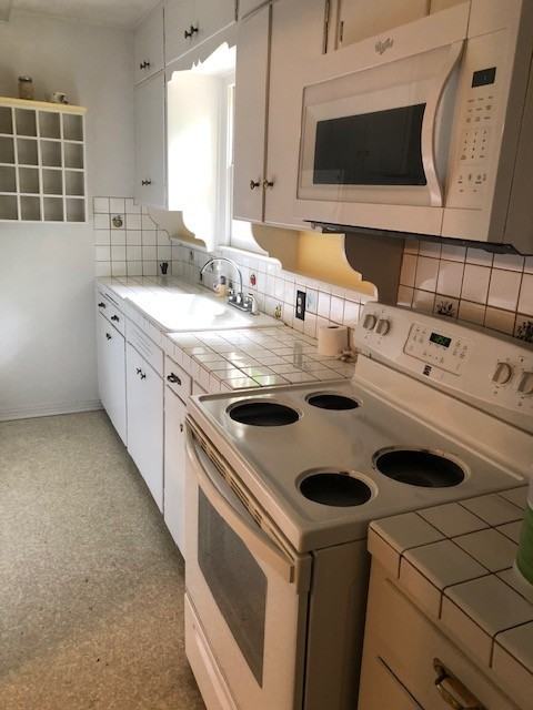 907 Denton St - Photo 4 of 10