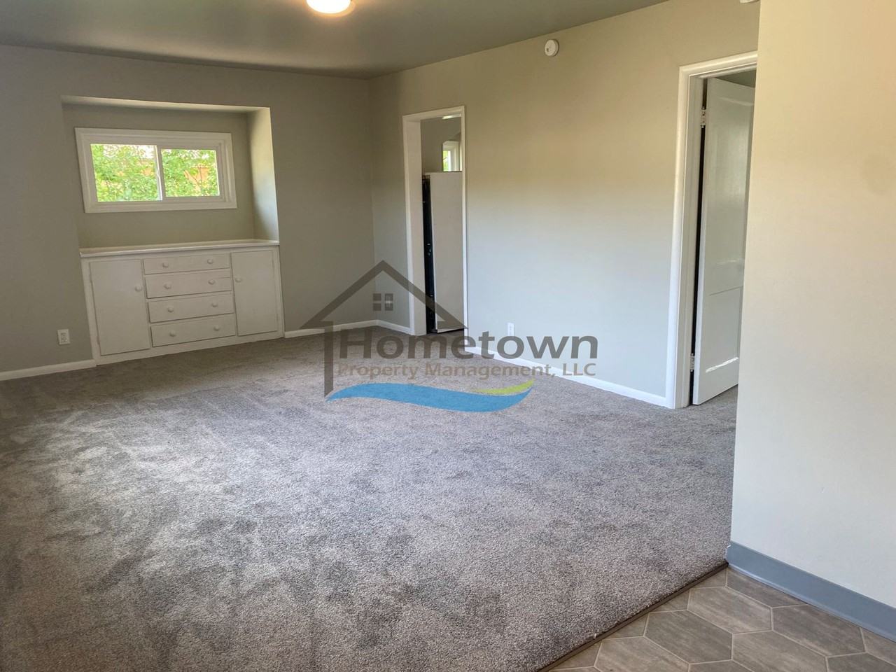 121 1st Ave - Photo 4 of 33