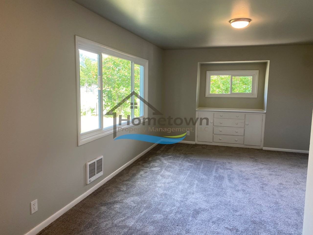 121 1st Ave - Photo 6 of 33