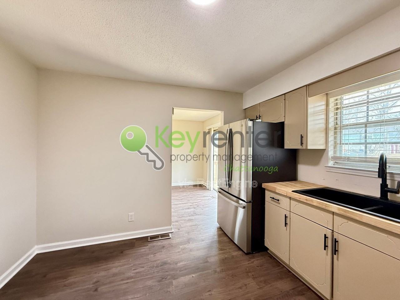 8225 Cavan Cir - Photo 3 of 19