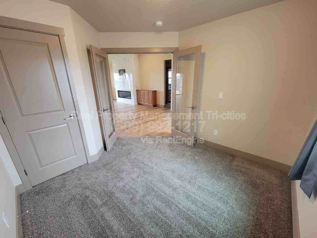 10509 Silverbright Dr - Photo 4 of 23