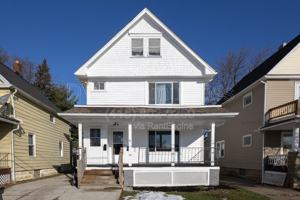 featured image of 3102 Montclair Ave