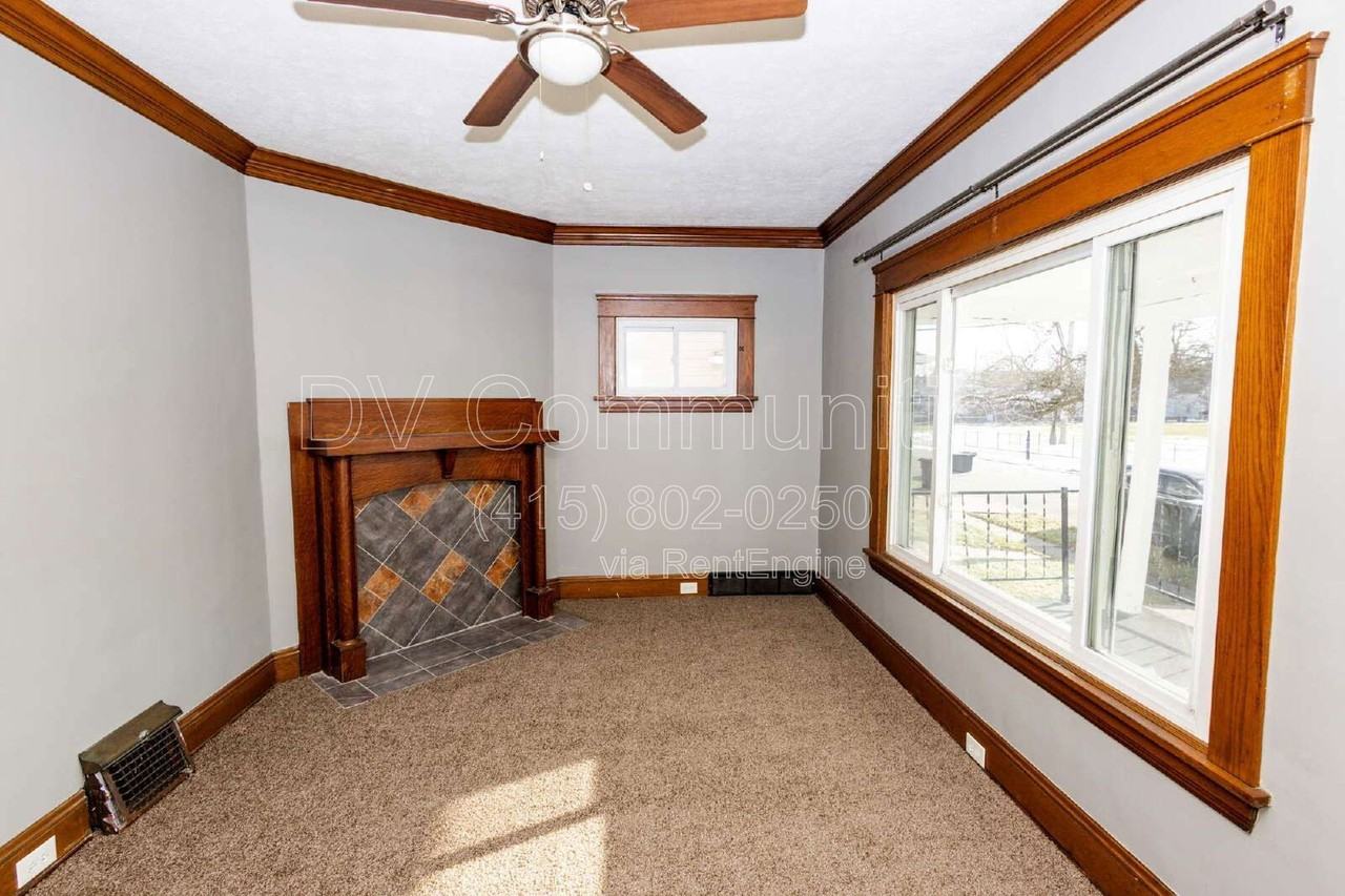 3102 Montclair Ave - Photo 2 of 16