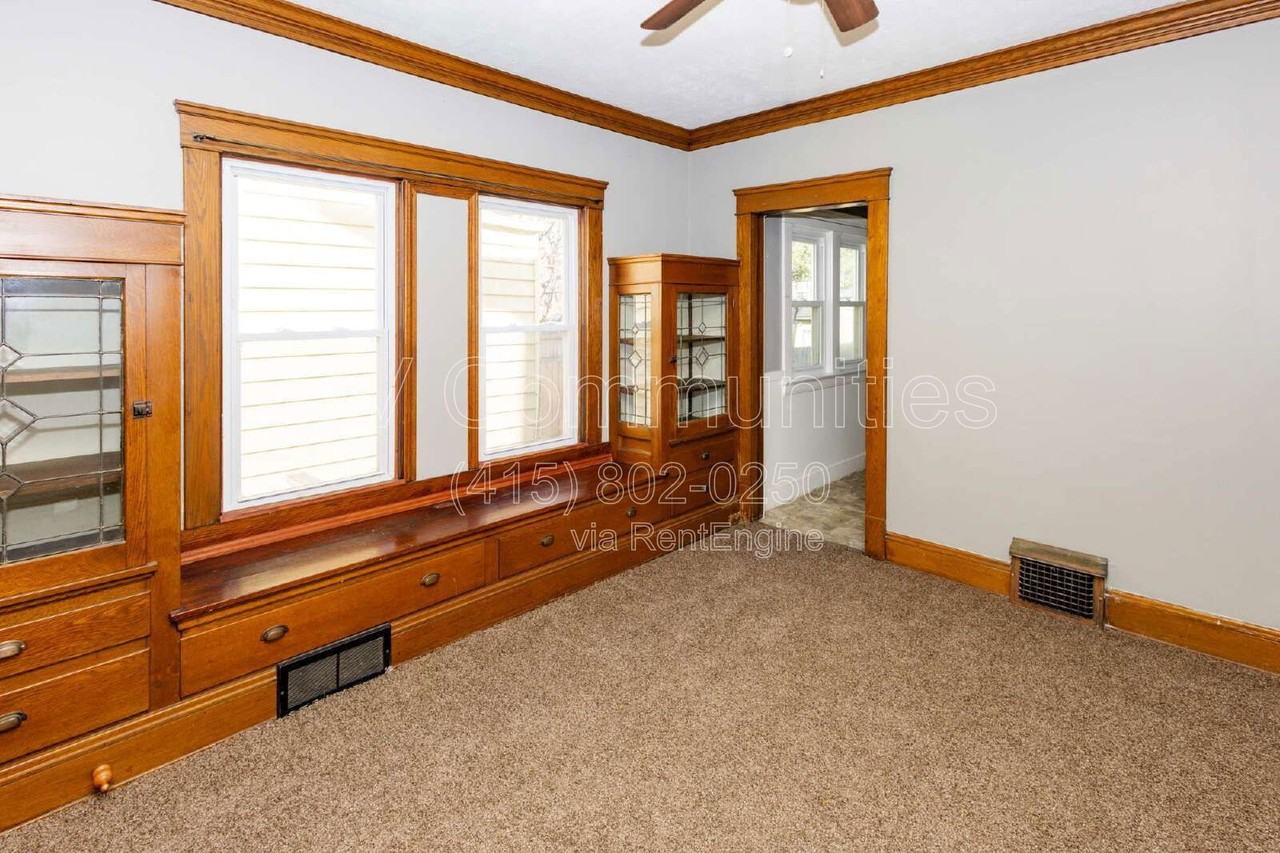 3102 Montclair Ave - Photo 4 of 16