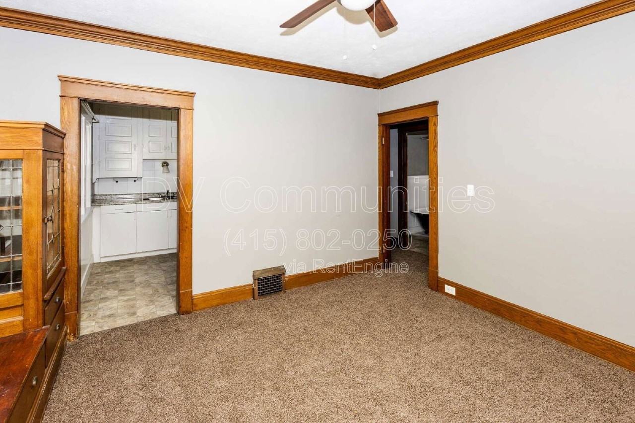 3102 Montclair Ave - Photo 5 of 16