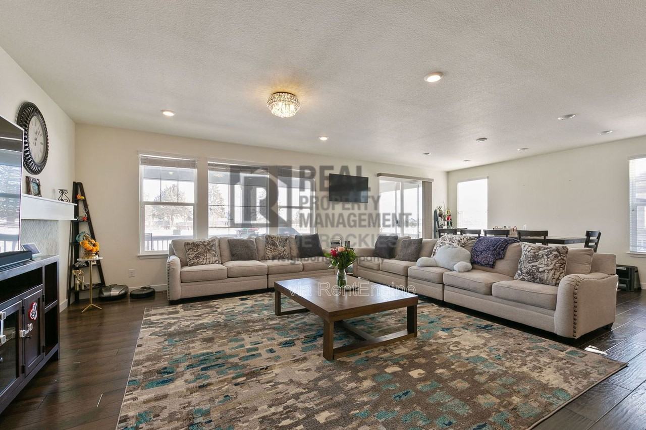 2888 Fractus St - Photo 3 of 38