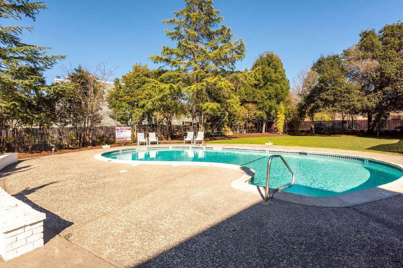 1400 Southwest Blvd #J - Photo 6 of 12