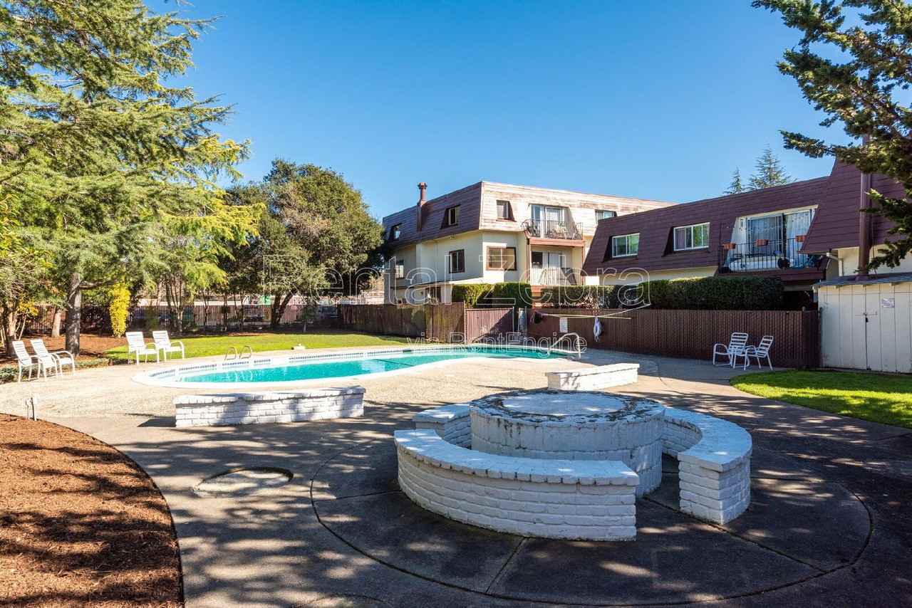 1400 Southwest Blvd #J - Photo 7 of 12