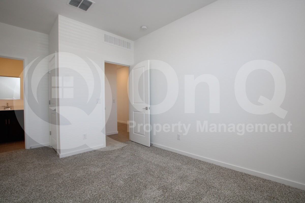 5816 N 202nd Ln - Photo 6 of 26