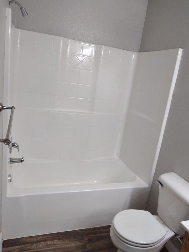 452 Hunter Dr - Photo 6 of 32