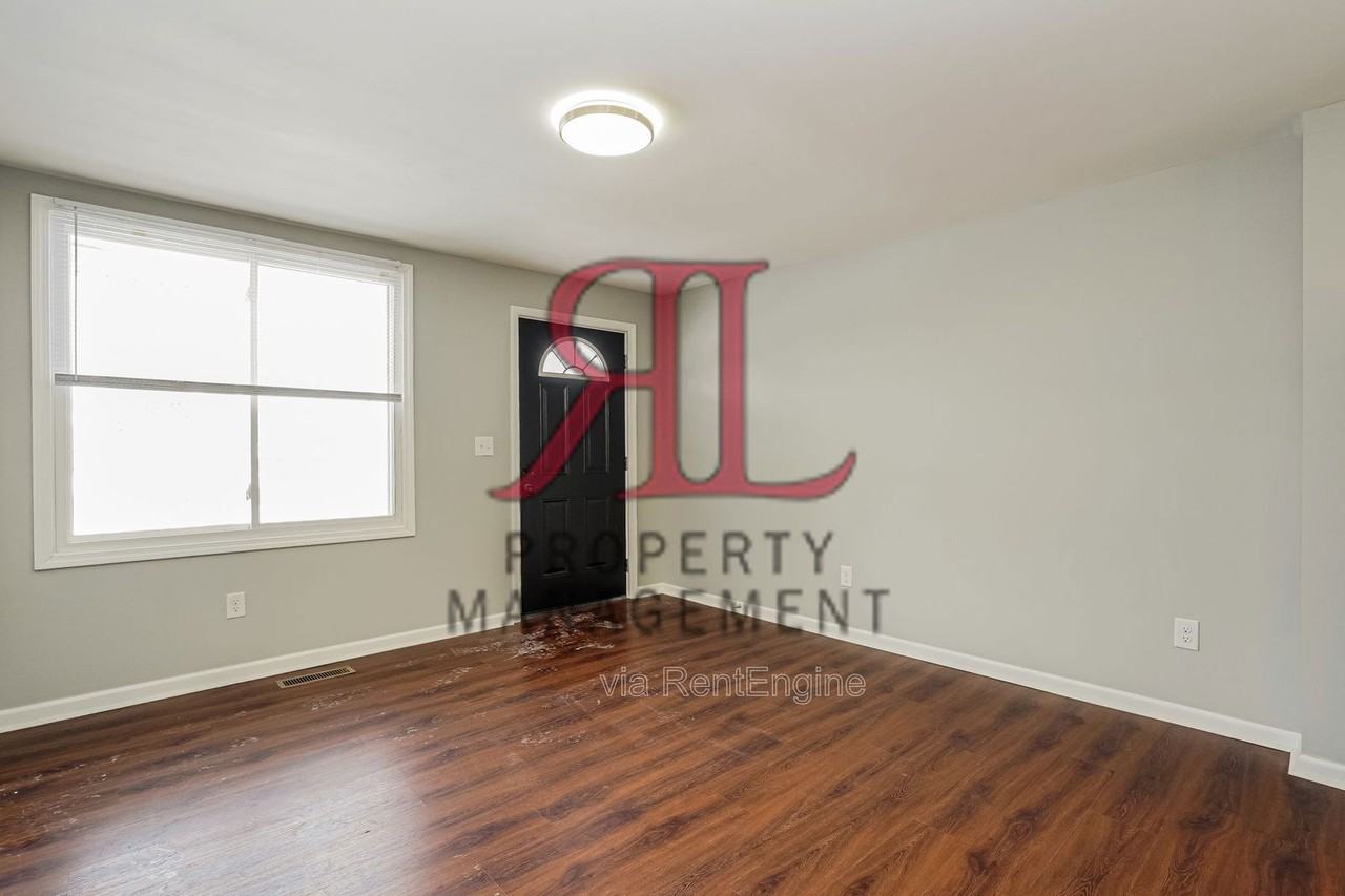 1774 S 8th St - Photo 3 of 16