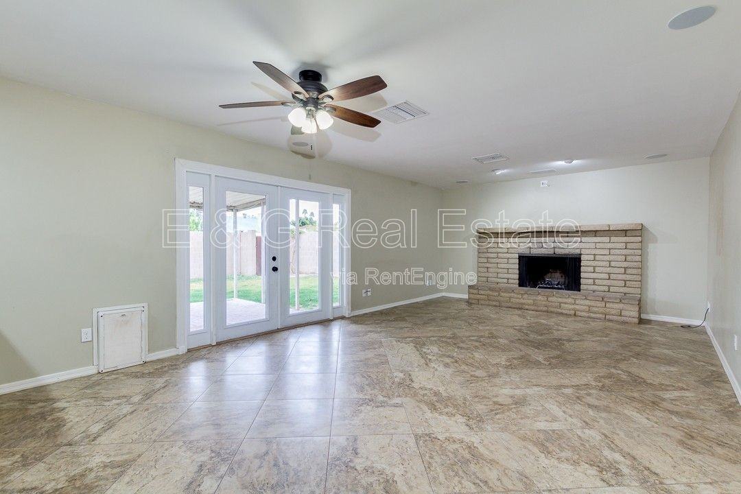 1968 E Del Rio Dr - Photo 7 of 26