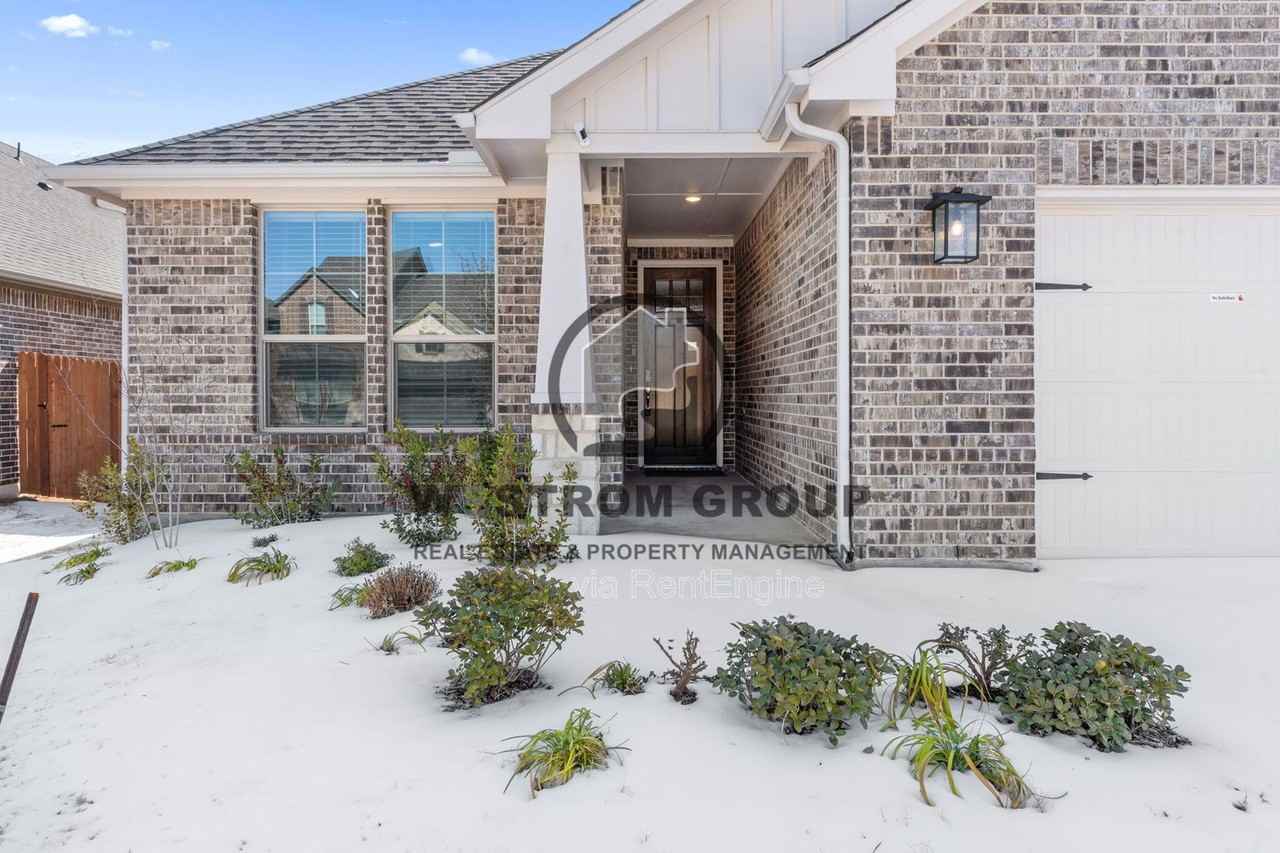 1933 Kelva Dr - Photo 5 of 37