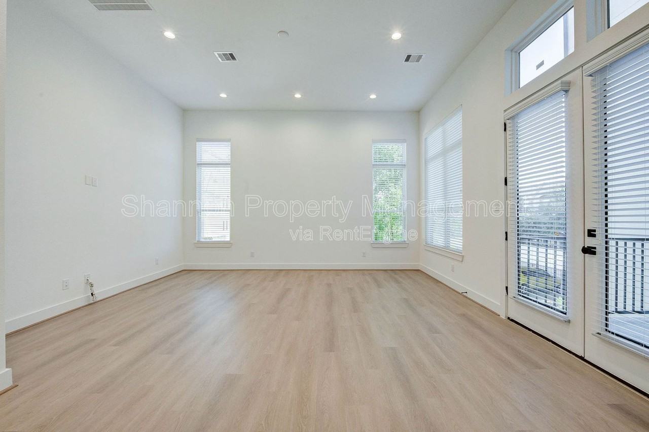 1823 Prospect St #A - Photo 5 of 31