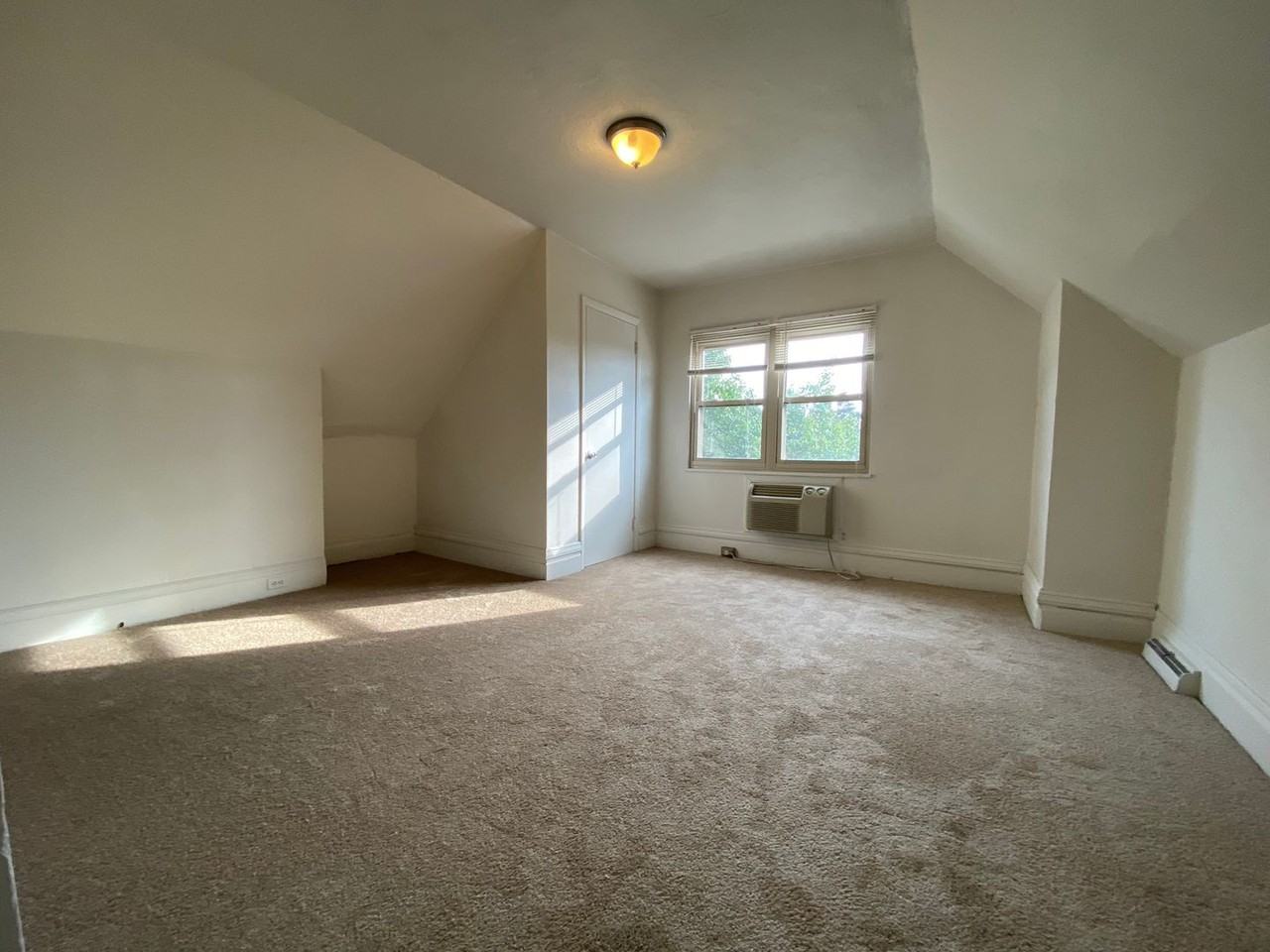 bell - Photo 3 of 18