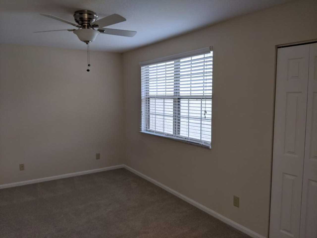 Crystal Pointe II - Photo 5 of 6