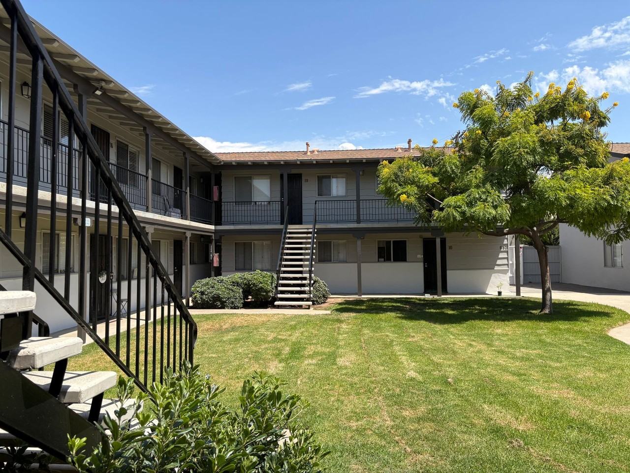 The Royal Apartments - Photo 2 of 3