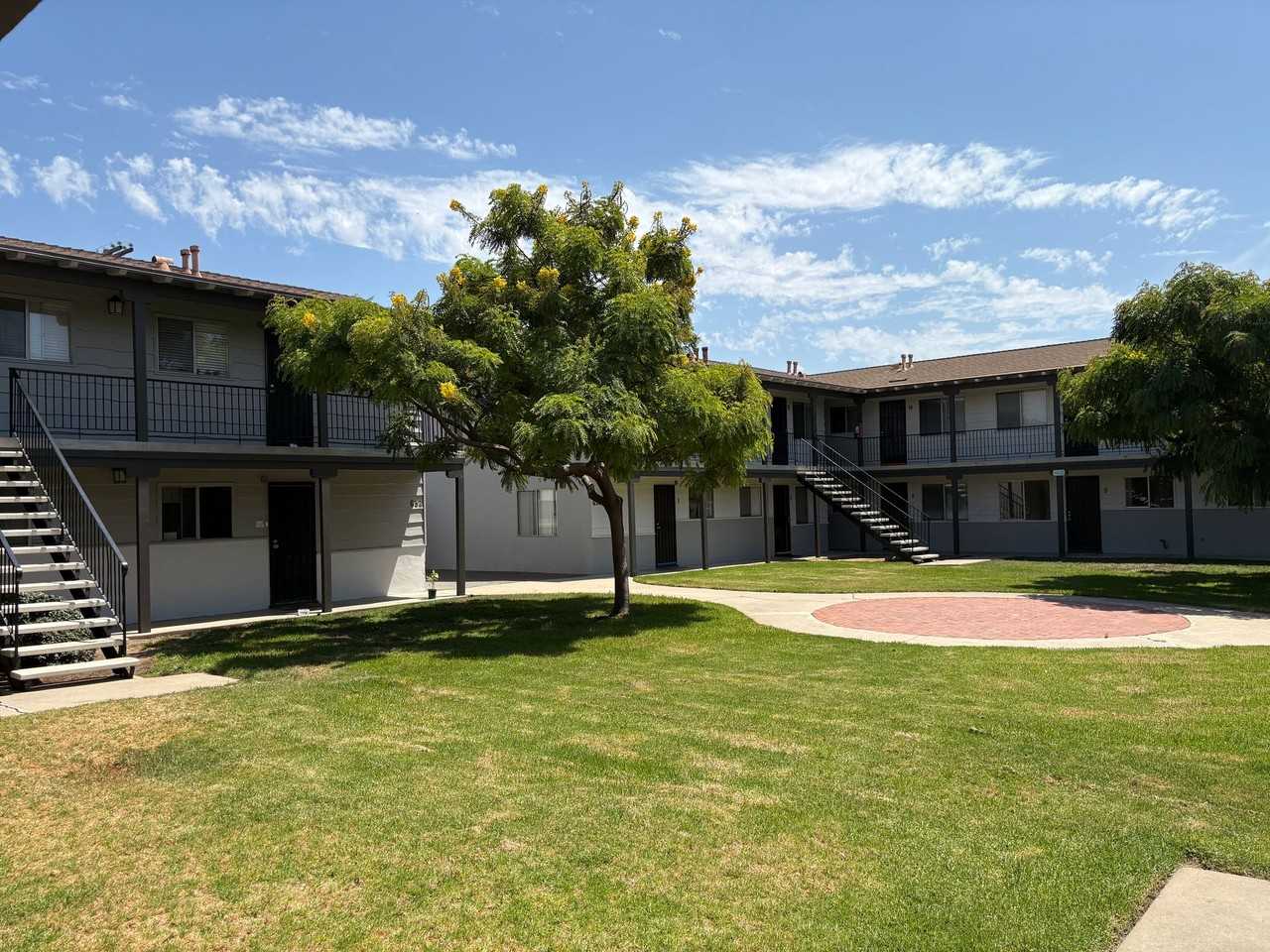 The Royal Apartments - Photo 3 of 3