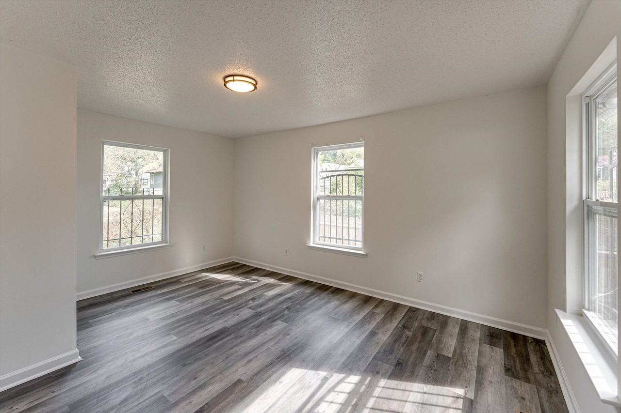 4554 Virginia Ave - Photo 2 of 11